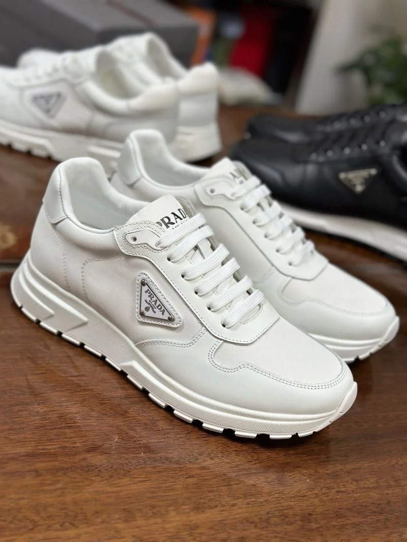 Stylish Prada Low Shoes 35559