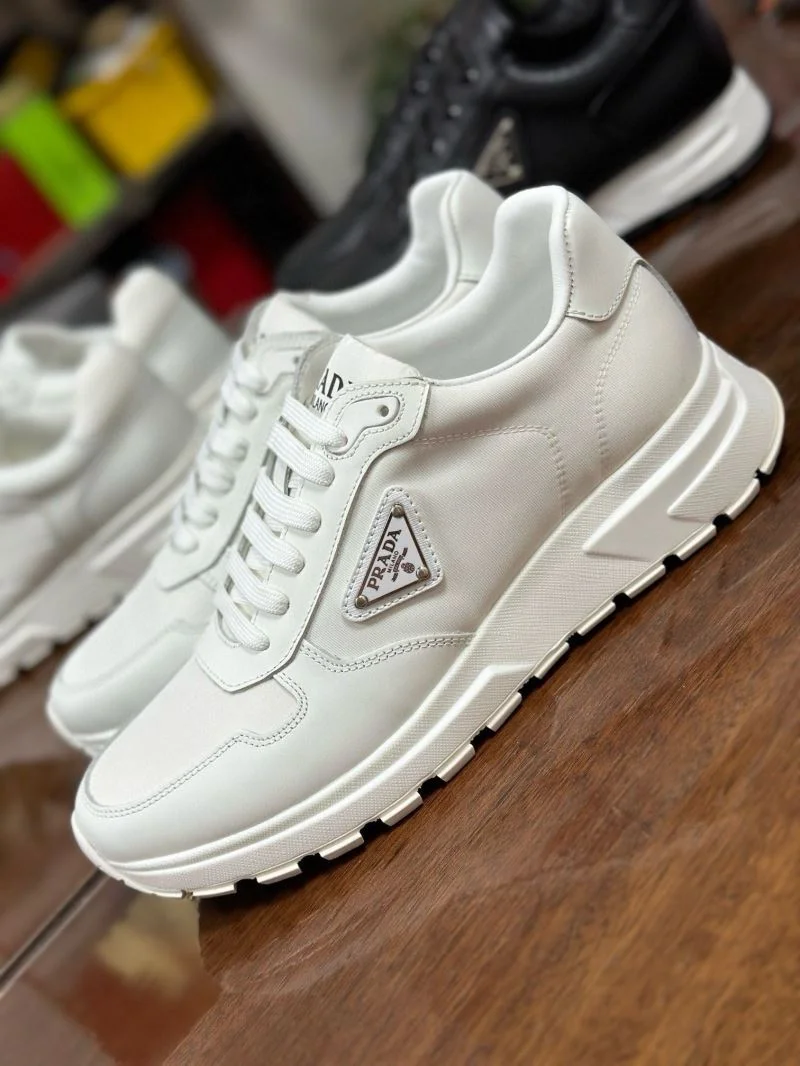 Stylish Prada Low Shoes 35559