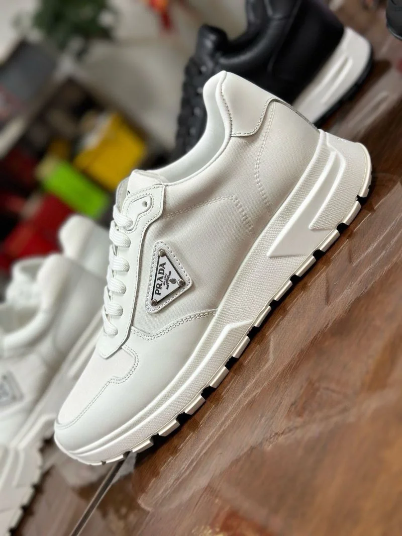 Stylish Prada Low Shoes 35559