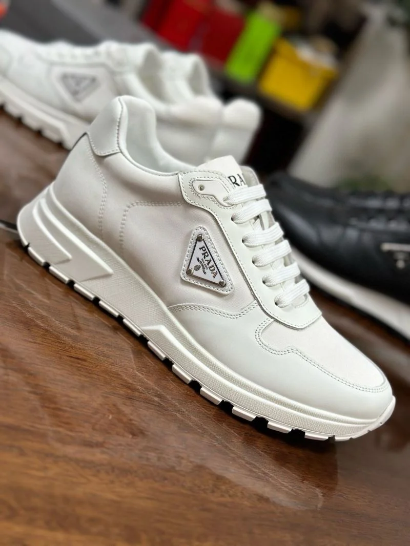 Stylish Prada Low Shoes 35559