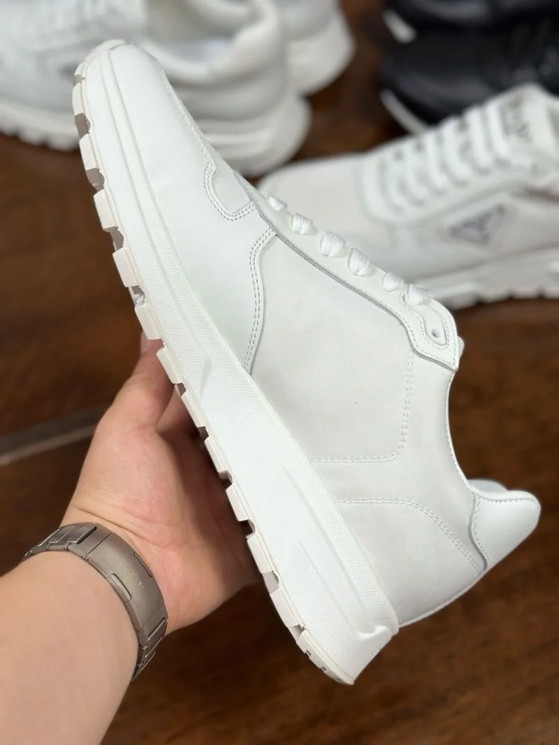 Stylish Prada Low Shoes 35559