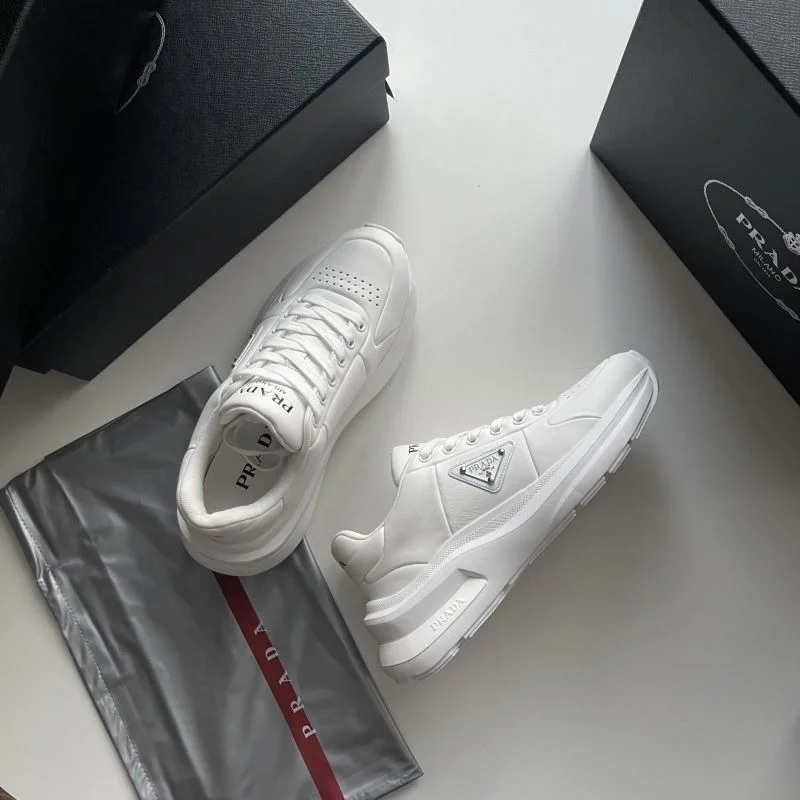 Prada Low Shoes Attractive 35563