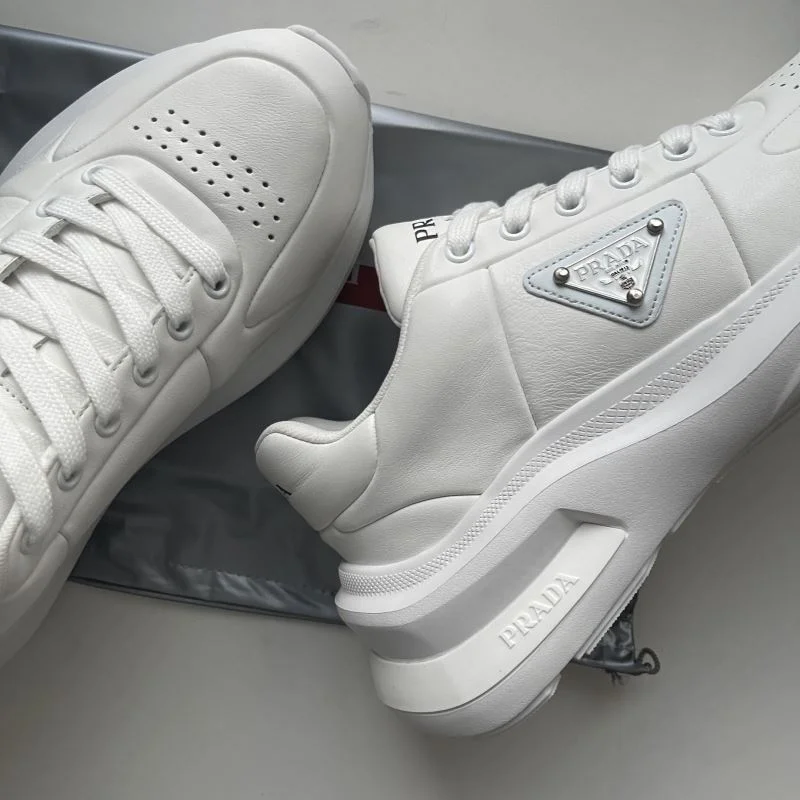 Prada Low Shoes Attractive 35563