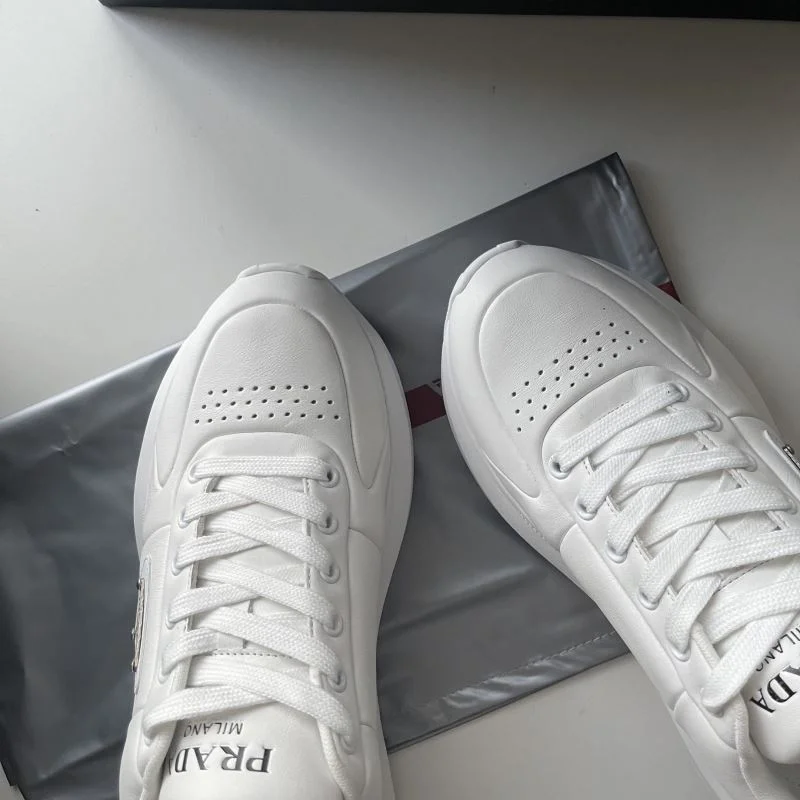 Prada Low Shoes Attractive 35563