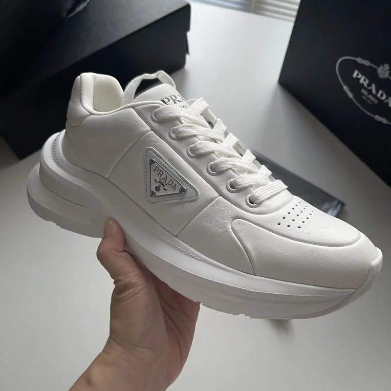 Prada Low Shoes Attractive 35563