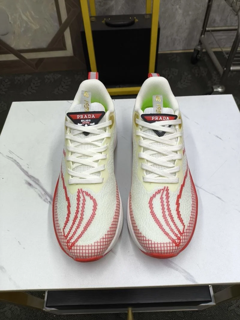 Prada Low Shoes Durable 35572