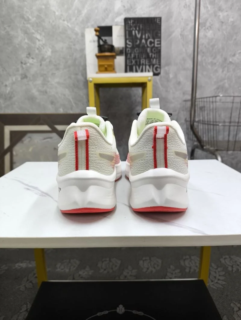 Prada Low Shoes Durable 35572