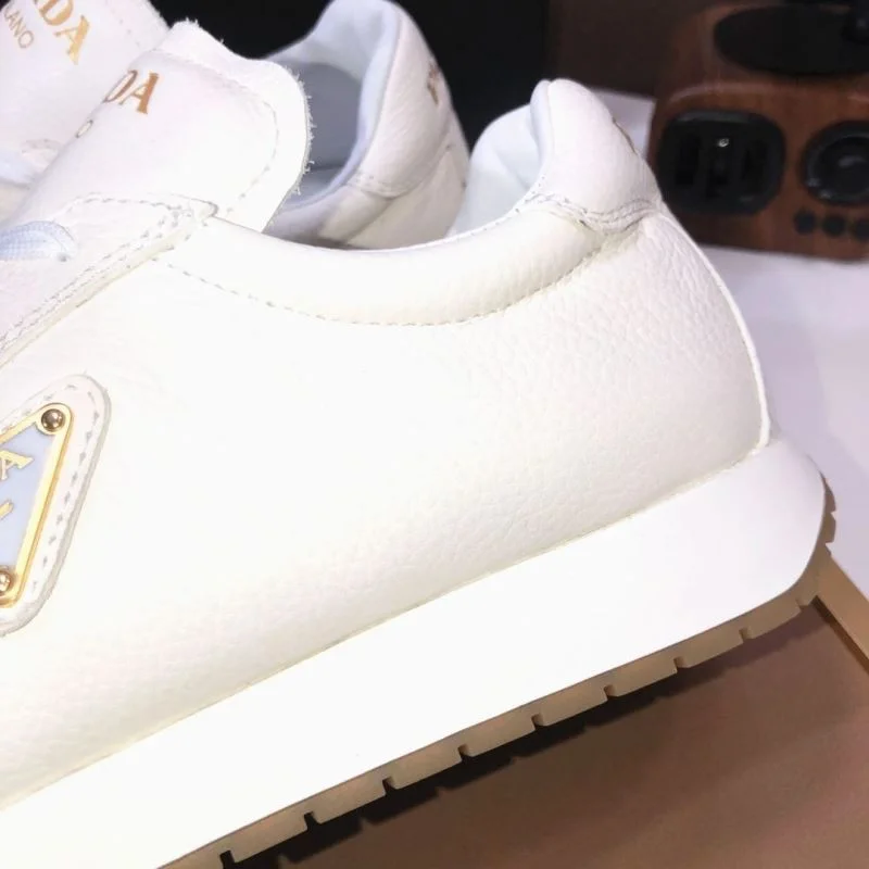 Prada Low Shoes EasyMatch 35545