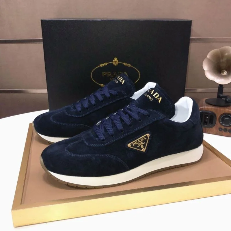 Elegant Prada Low Shoes 35541