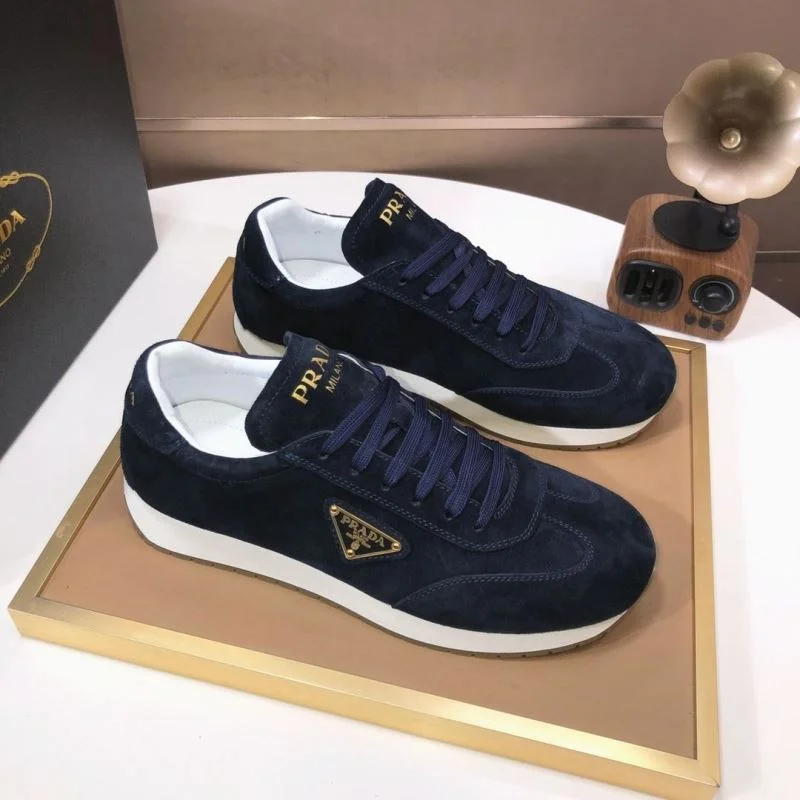 Elegant Prada Low Shoes 35541