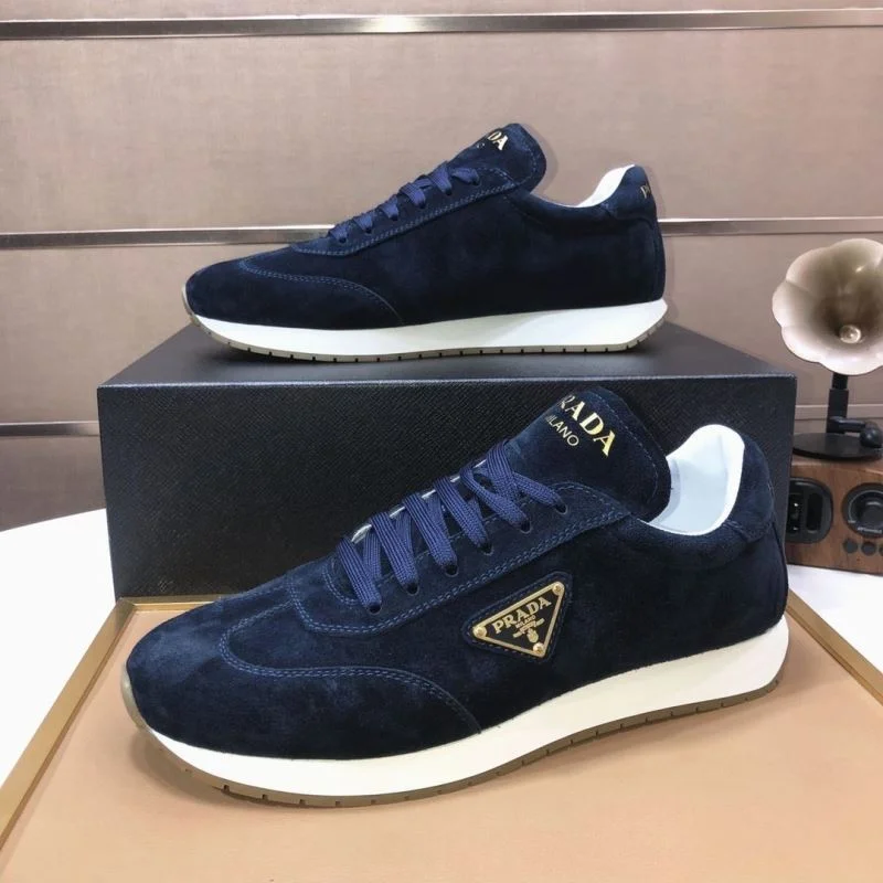 Elegant Prada Low Shoes 35541