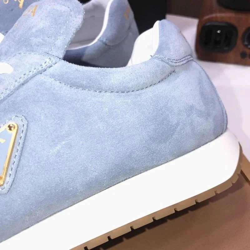 Casual Prada Low Shoes 35542