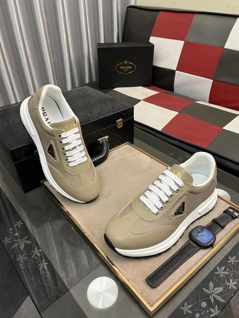 Prada Low Shoes Versatile 35521