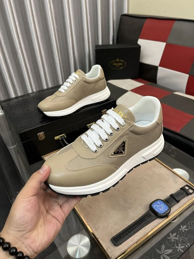 Prada Low Shoes Versatile 35521