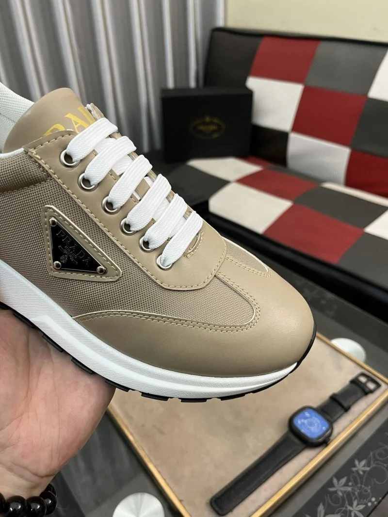 Prada Low Shoes Versatile 35521