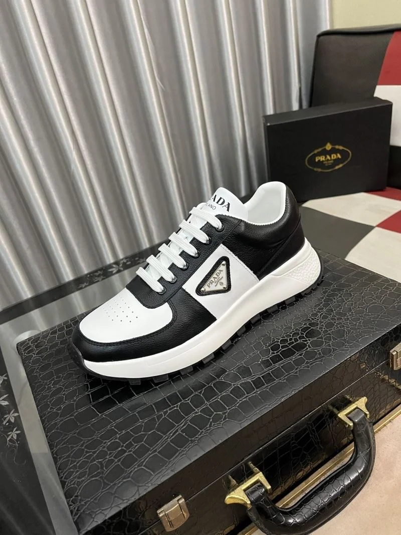 Prada Low Shoes Stretchable 35524