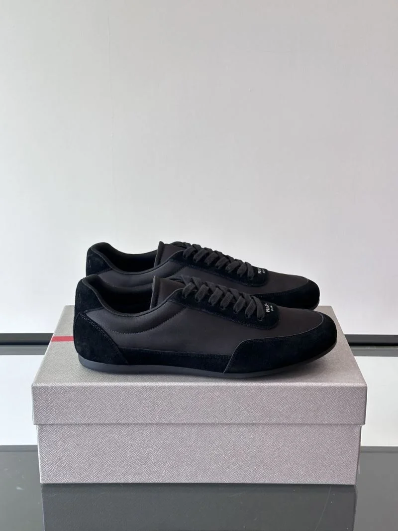 Vibrant Prada Low Shoes 35531