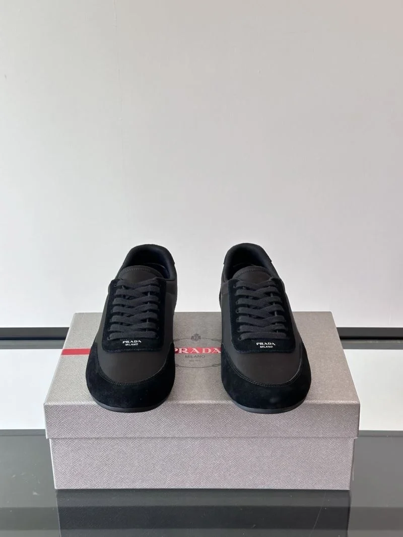 Vibrant Prada Low Shoes 35531