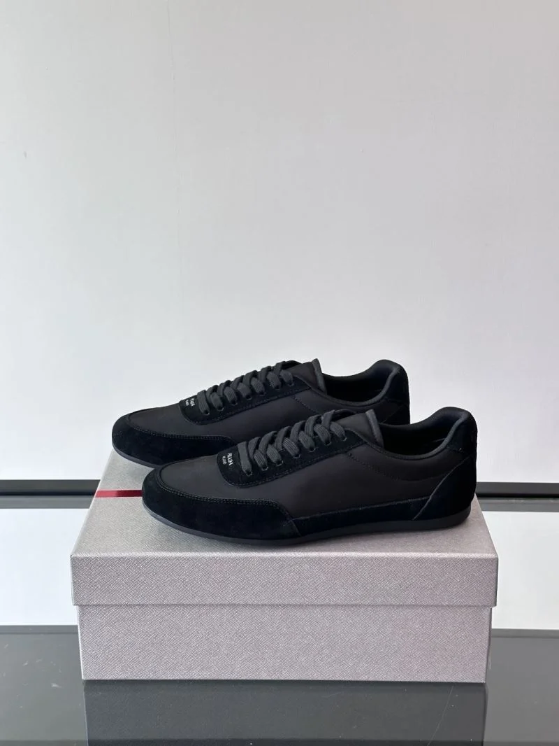 Vibrant Prada Low Shoes 35531