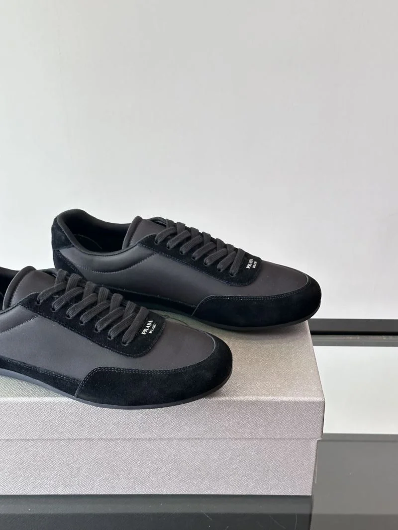 Vibrant Prada Low Shoes 35531