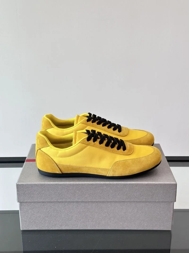 Prada Low Shoes Durable 35532