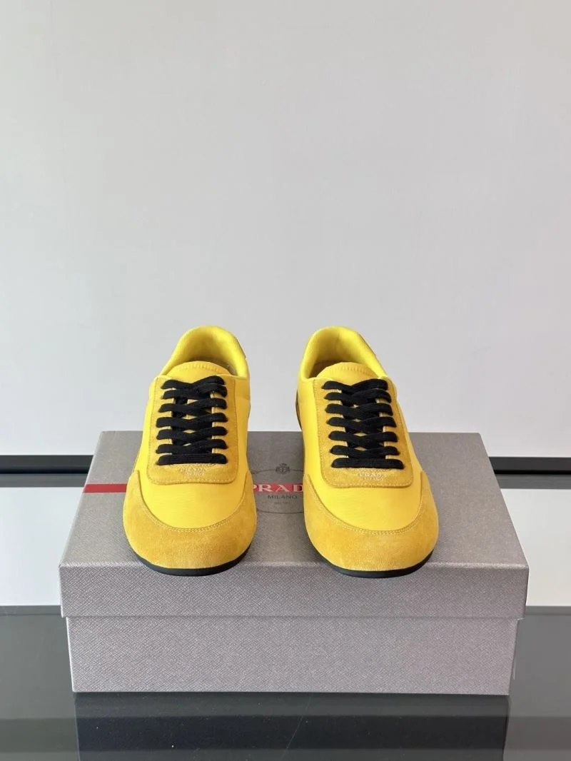Prada Low Shoes Durable 35532