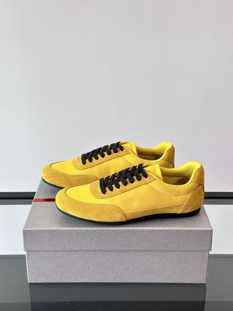 Prada Low Shoes Durable 35532