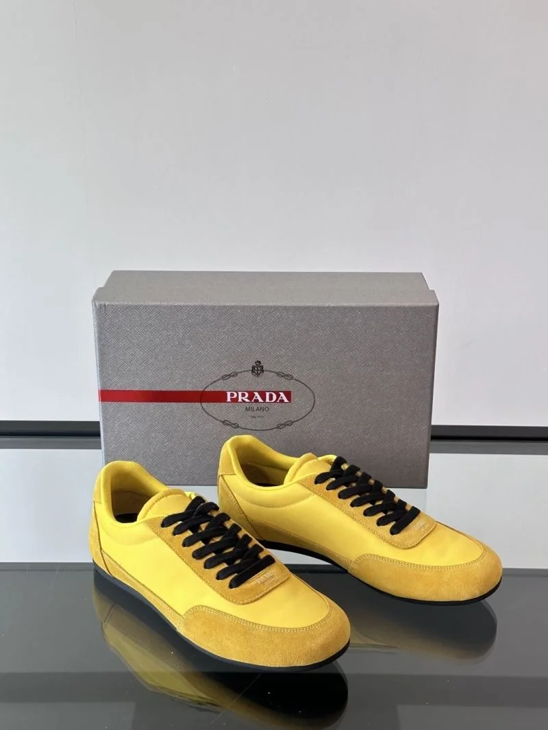Prada Low Shoes Durable 35532