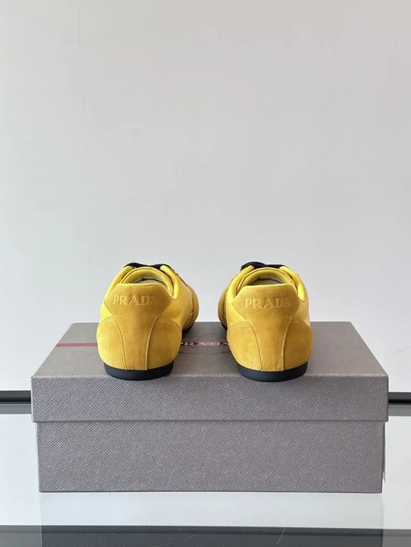 Prada Low Shoes Durable 35532