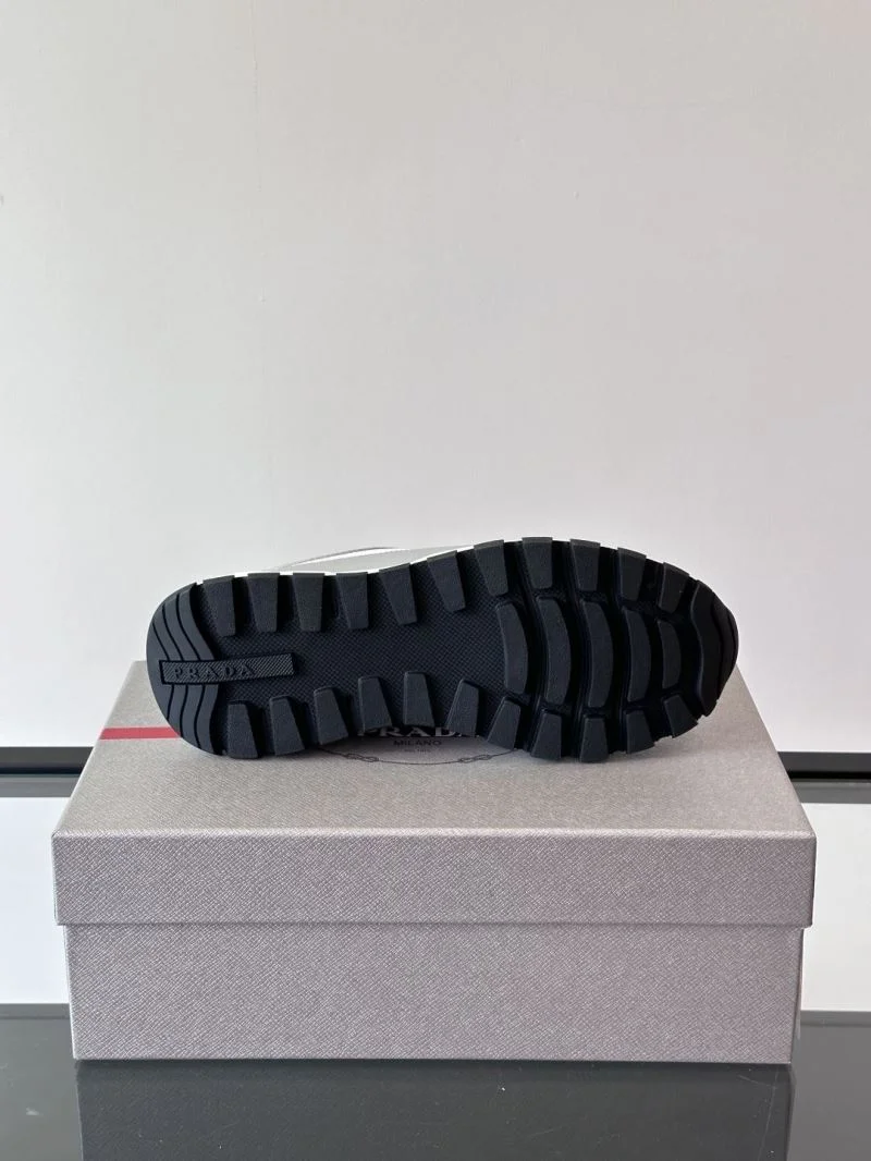 Practical Prada Low Shoes 35519