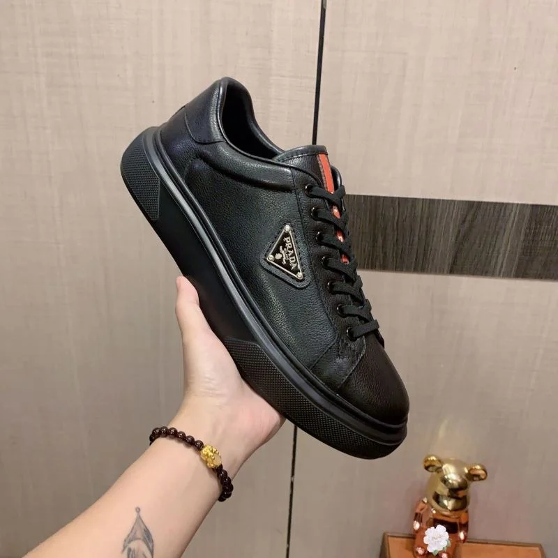 Prada Low Shoes Stylish 35506