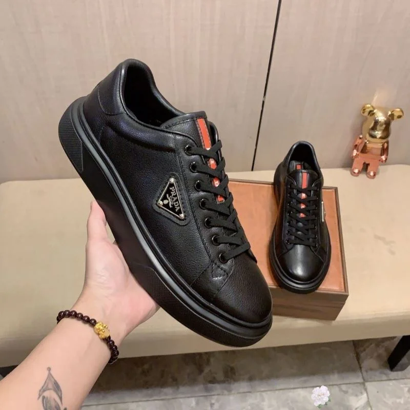 Prada Low Shoes Stylish 35506