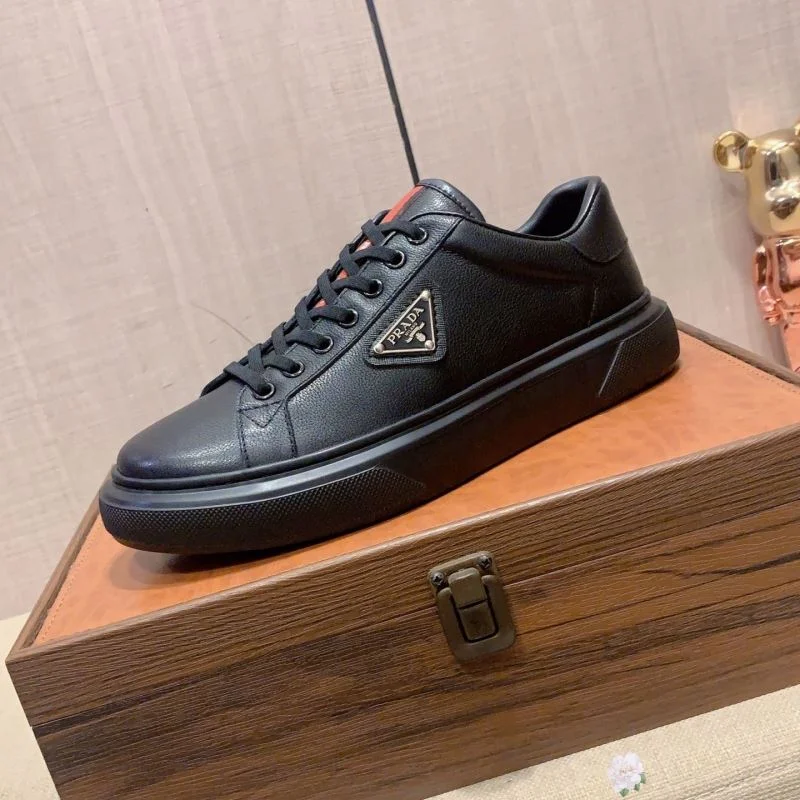 Prada Low Shoes Stylish 35506