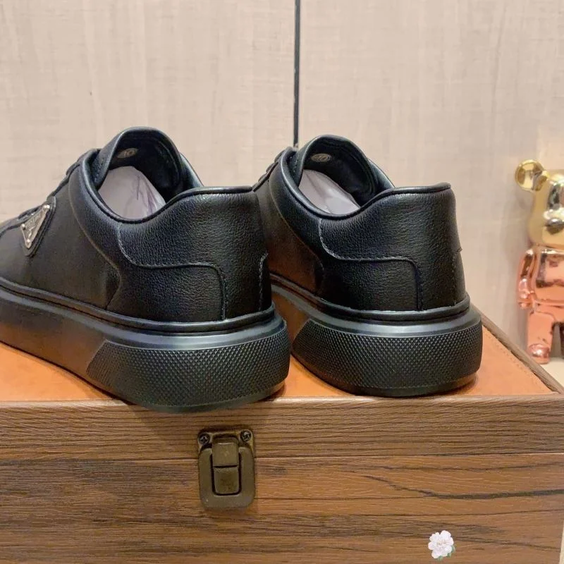 Prada Low Shoes Stylish 35506