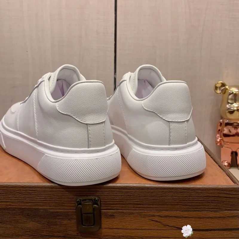 Prada Low Shoes Attractive 35537