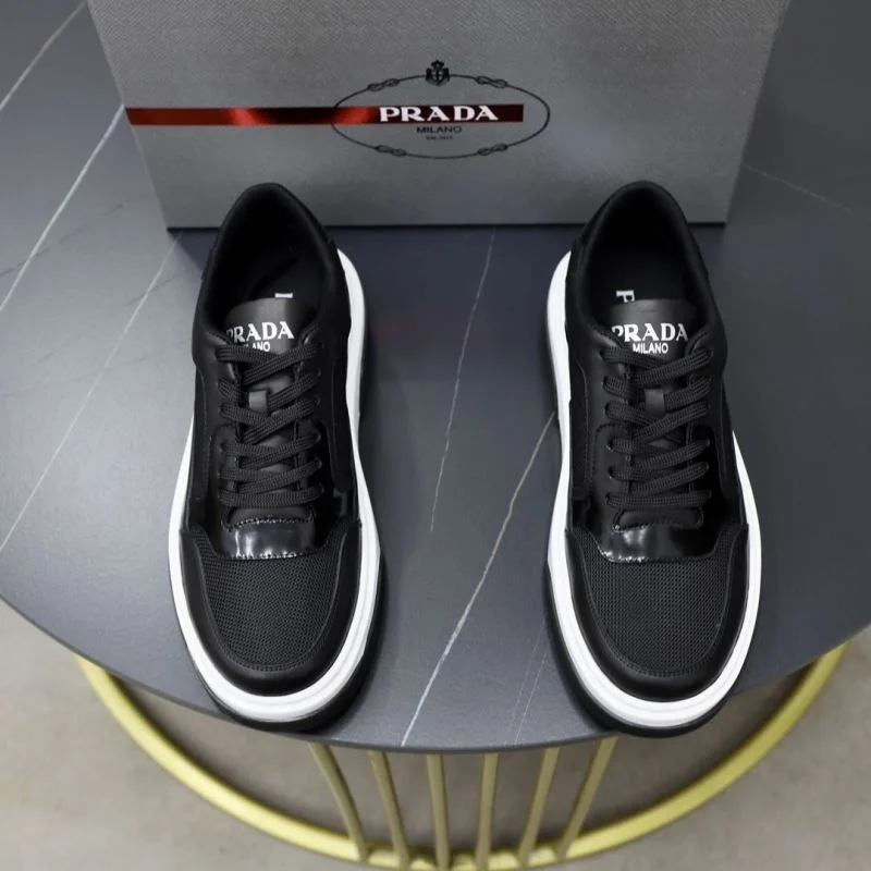 Prada Low Shoes EyeCatching 35510