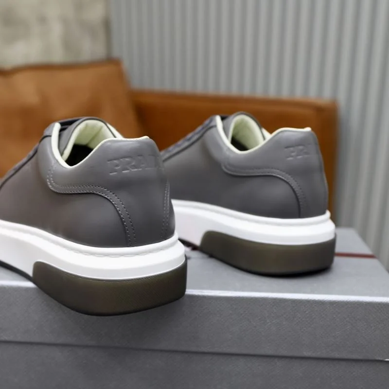 FashionForward Prada Low Shoes 35505