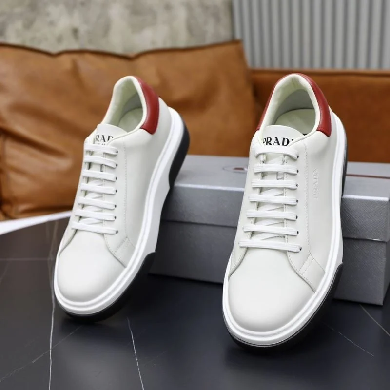 Flexible Prada Low Shoes 35500