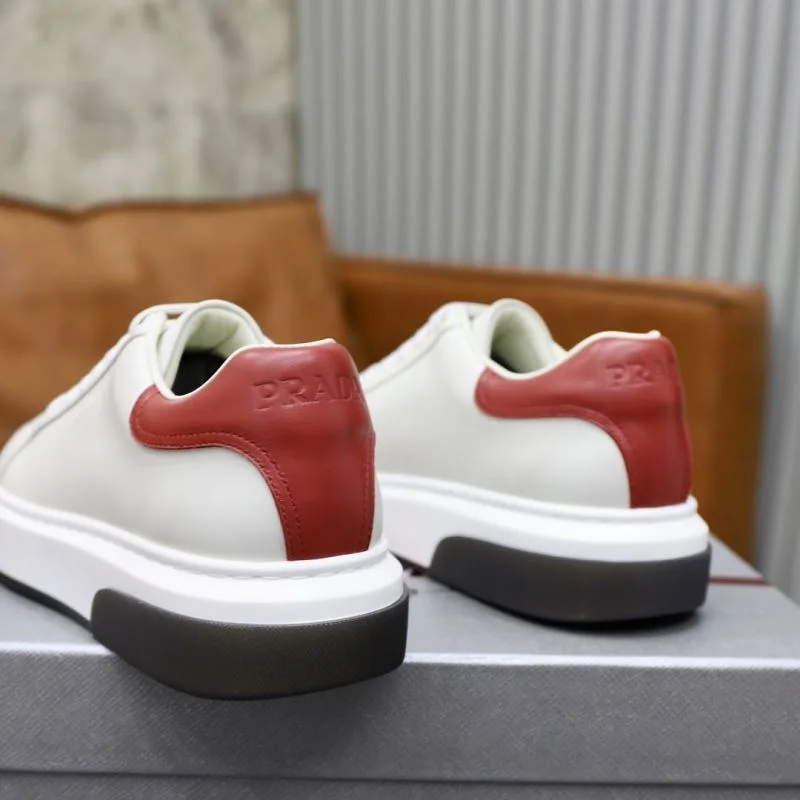 Flexible Prada Low Shoes 35500