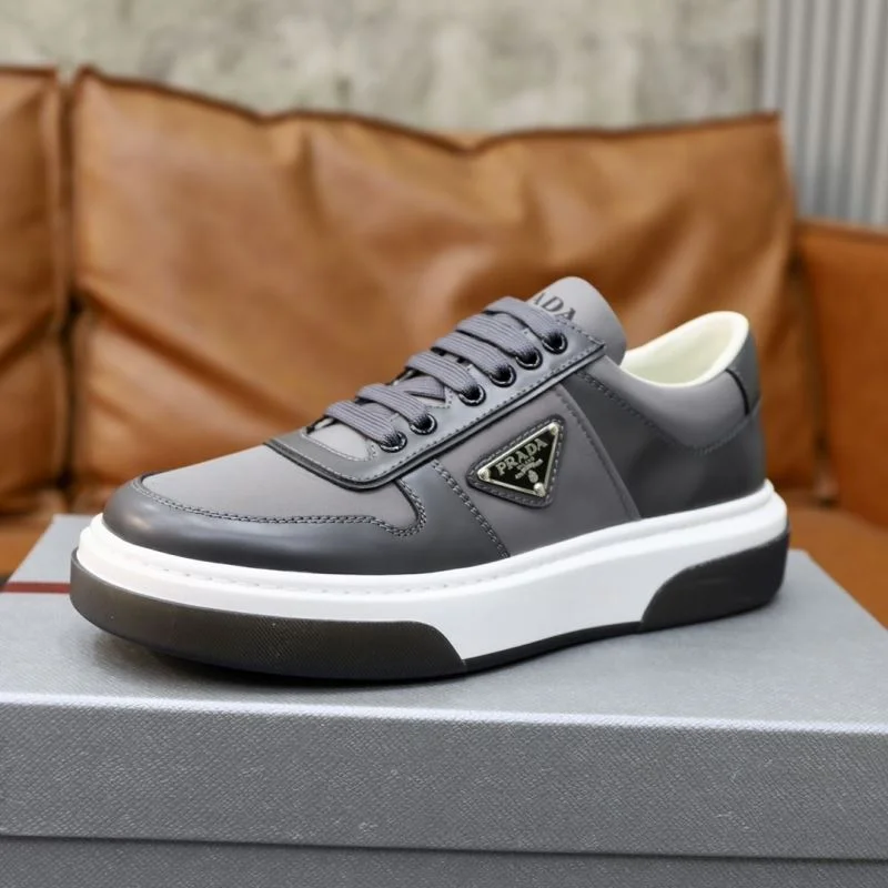 Prada Low Shoes Effortless 35482