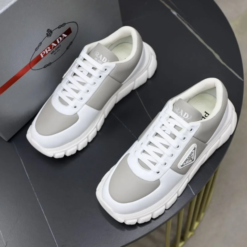 Timeless Prada Low Shoes 35484