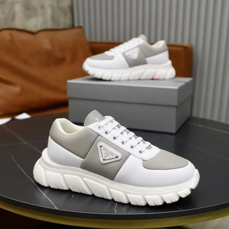 Timeless Prada Low Shoes 35484