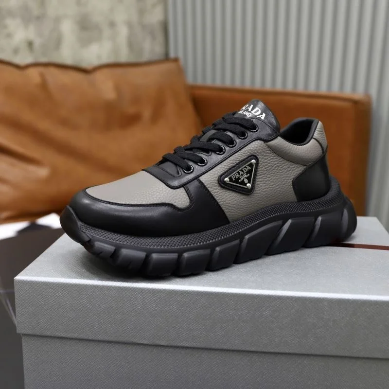 Prada Low Shoes Durable 35497