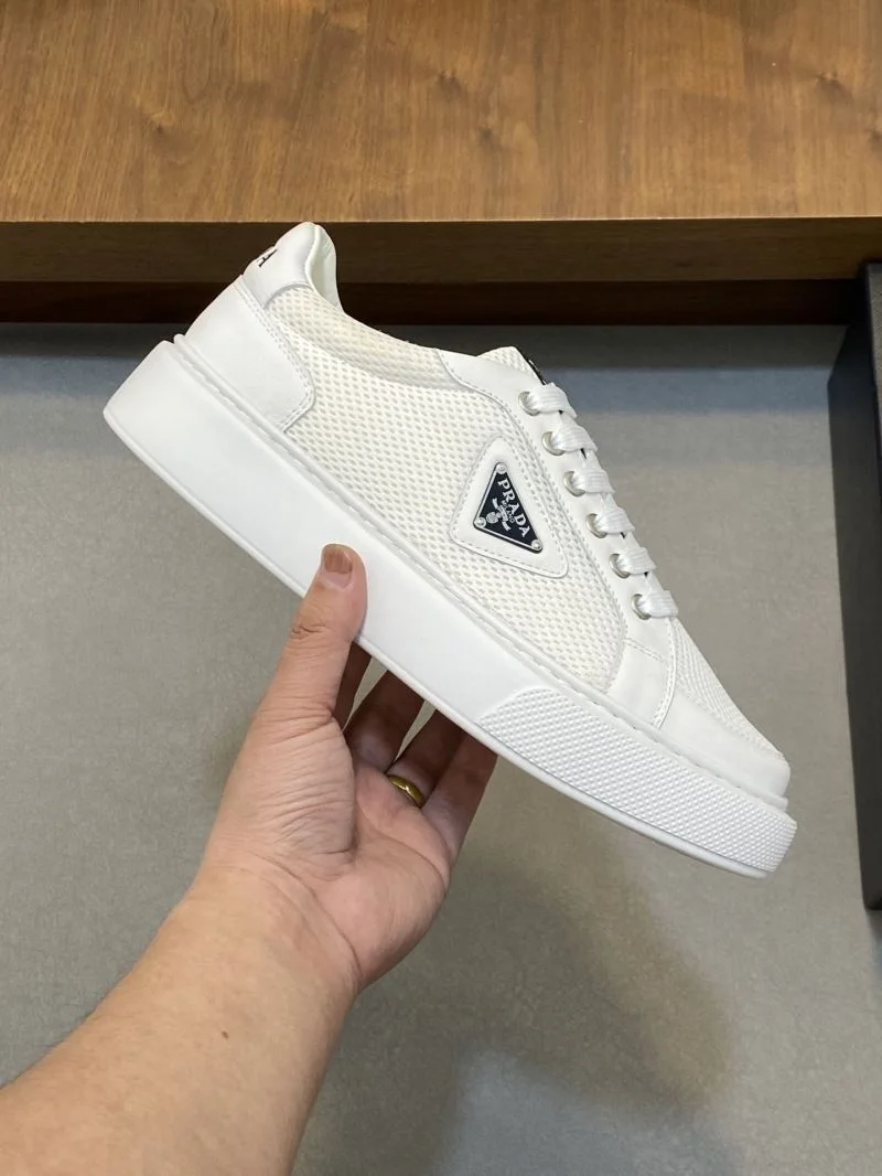Prada Low Shoes Chic 35492