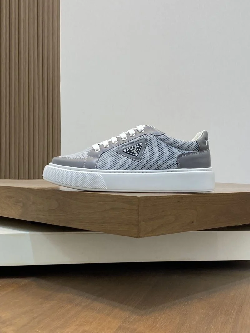 Prada Low Shoes Attractive 35471