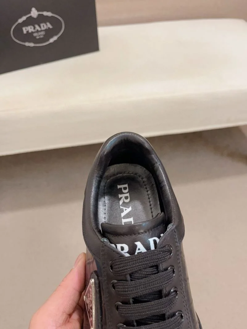 Timeless Prada Low Shoes 35463