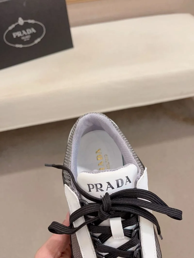 Casual Prada Low Shoes 35464