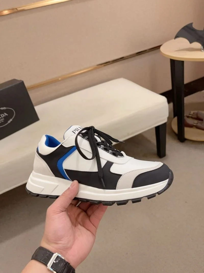 Minimalist Prada Low Shoes 35461