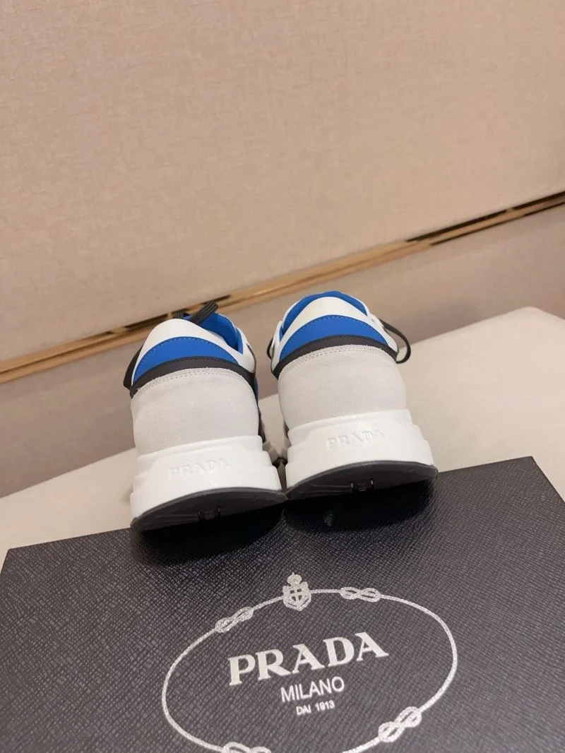 Minimalist Prada Low Shoes 35461
