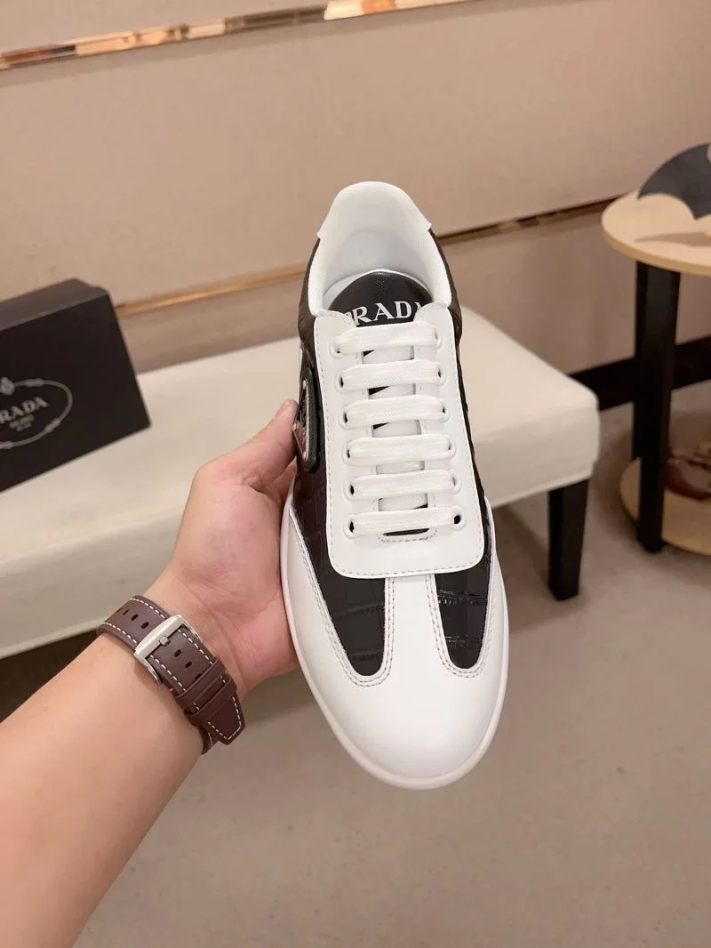 Prada Low Shoes Modern 35460